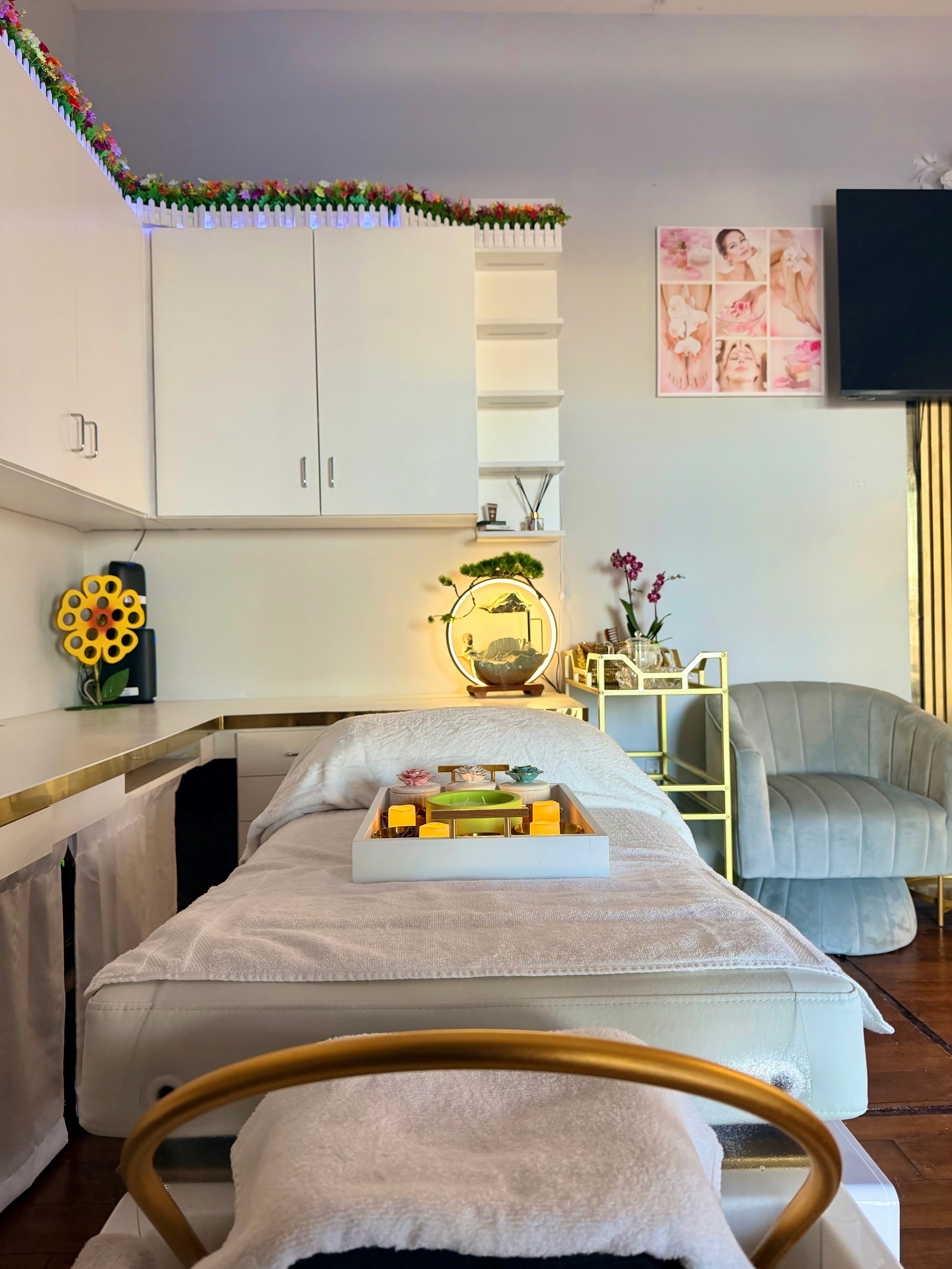 Head spa oils and ambiance